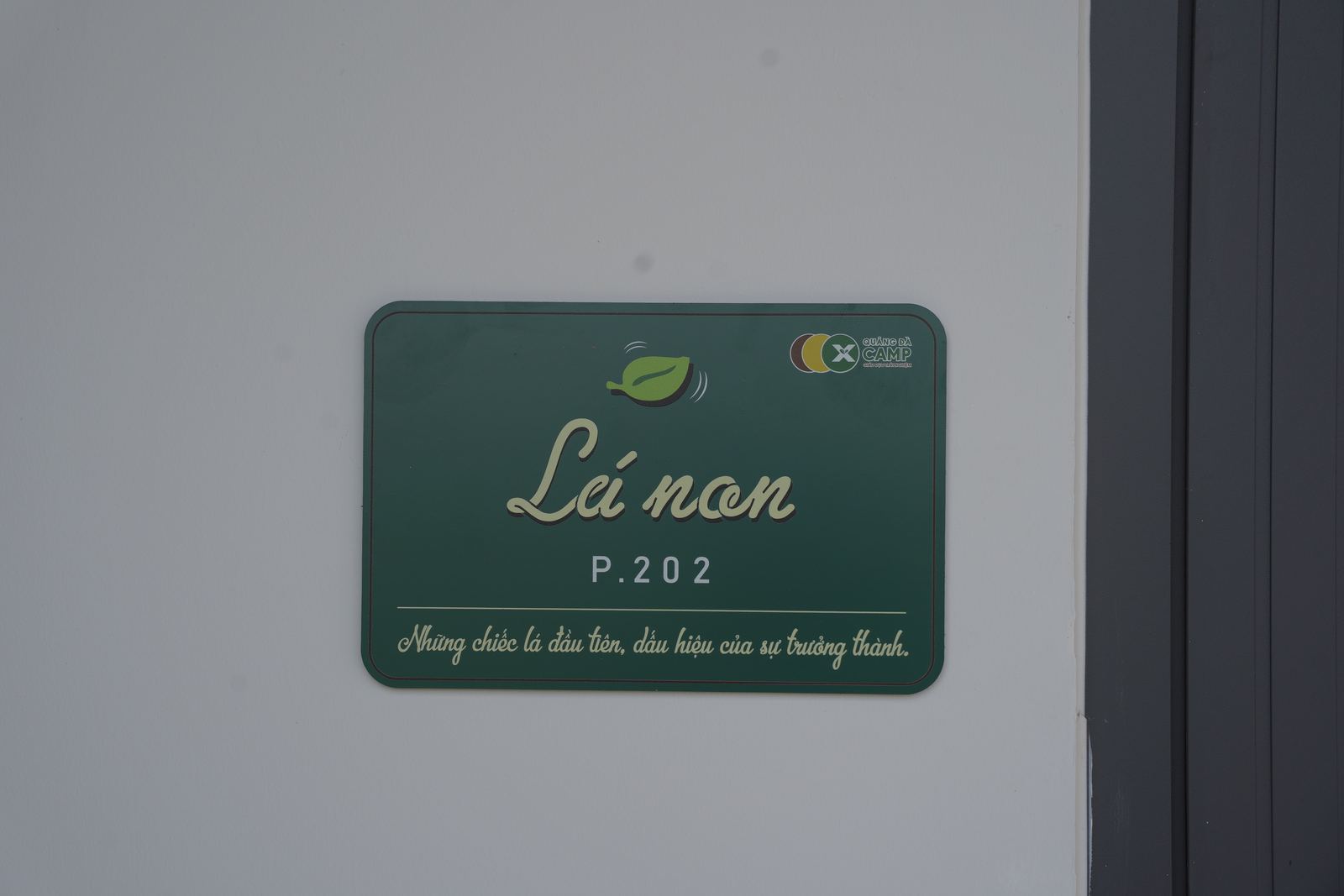 Biển phòng Lá Non trong khu lưu trú Quảng Đà X-Camp